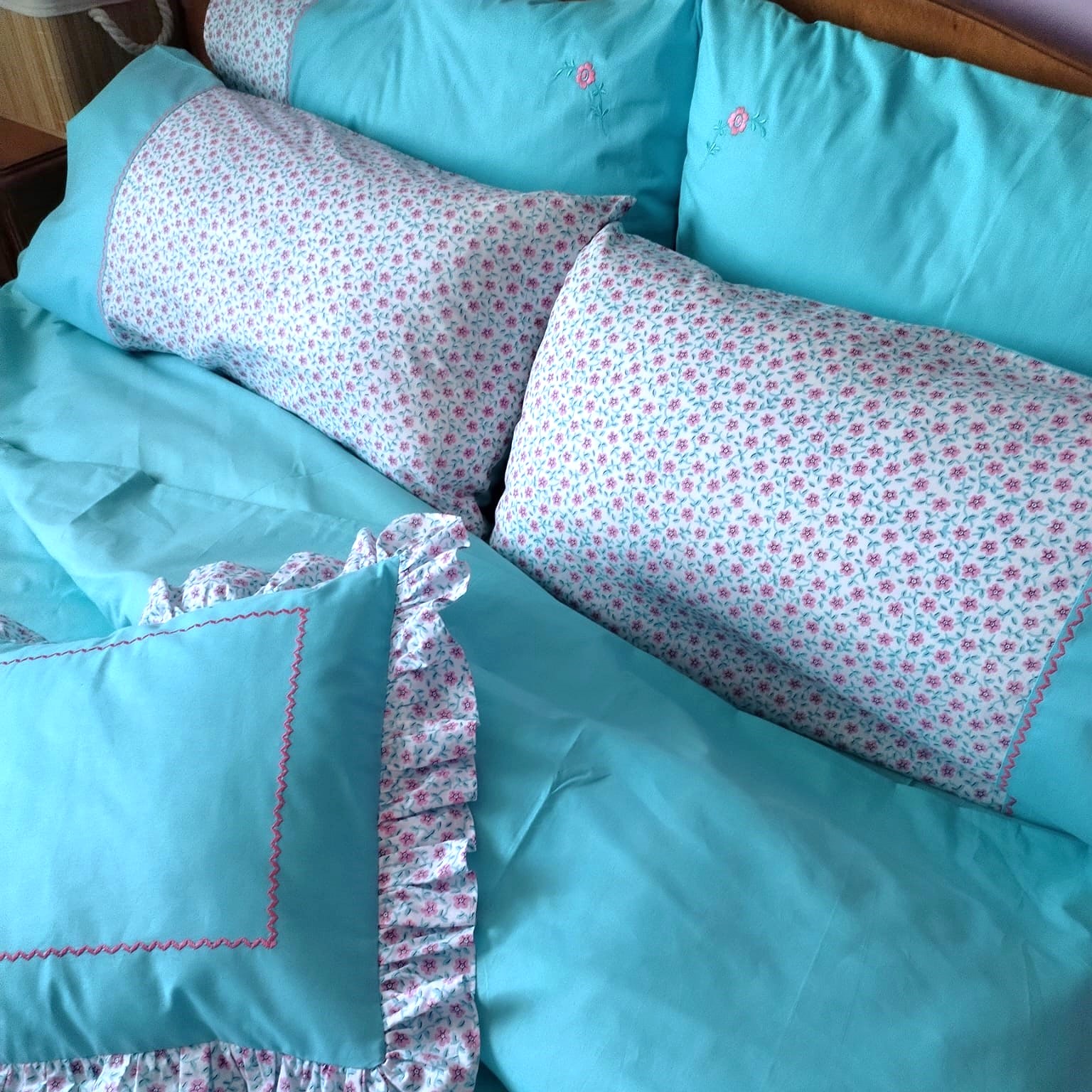 Set lenjerie pentru pat dublu, brodata, model Ilinca, 6 piese, bumbac 100%, cearsaf saltea 220/260 cm - imagine 10