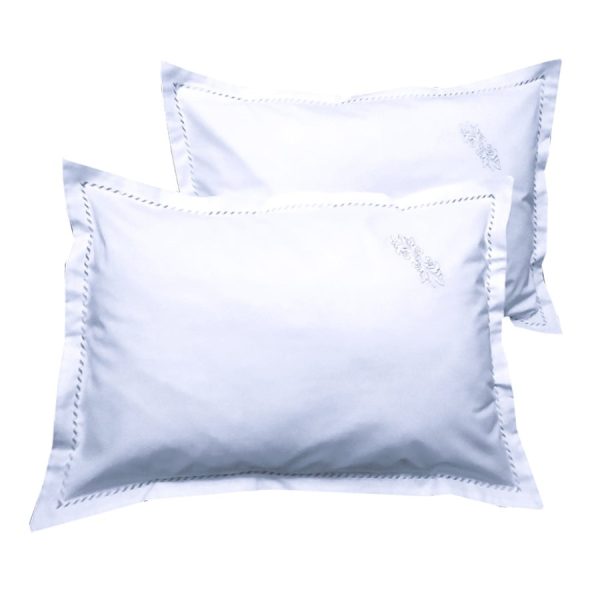 Set 2 x Fata de perna 45 cm x 45 cm, Casa Bucuriei, model Baroc, alb/gri deschis, Bumbac 100%