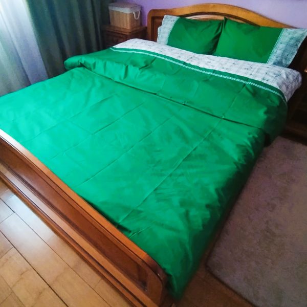 Set Husa pilota brodata 200 x 220 cm si 2 fete de perna, Casa Bucuriei, model Spring Flowers, 3 piese, verde smarald, bumbac organic lux 100%