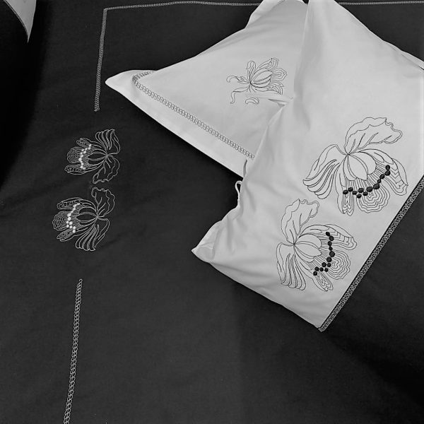 Set Husa pilota brodata, 140 x 220 cm, Casa Bucuriei, model Iris, 3 piese, negru/alb, bumbac organic lux 100%