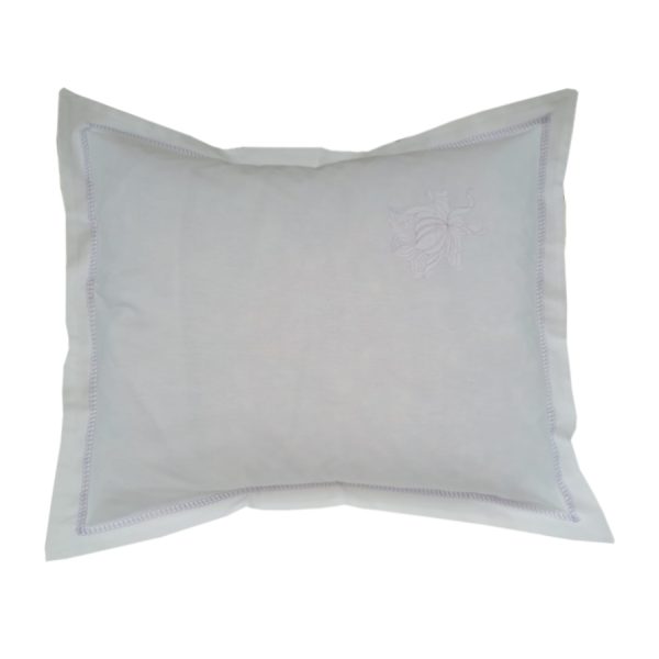Fata perna brodata 45 x 45 cm, Casa Bucuriei, model Clasic Iris, alb/mov, bumbac natural 100%