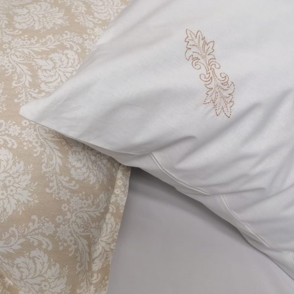 Set 2 fete de perna brodate 50 cm x 85 cm, Casa Bucuriei, model Baroc, alb/crem, Bumbac 100%, doua fete