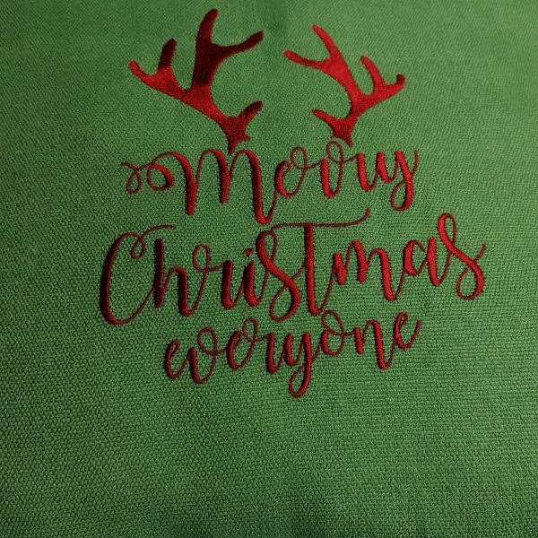 Set 2 Perne decorative, Casa Bucuriei, model Modern Christmas, rosu/verde/auriu, 42 cm x 48 cm si 38 cm x 38 cm