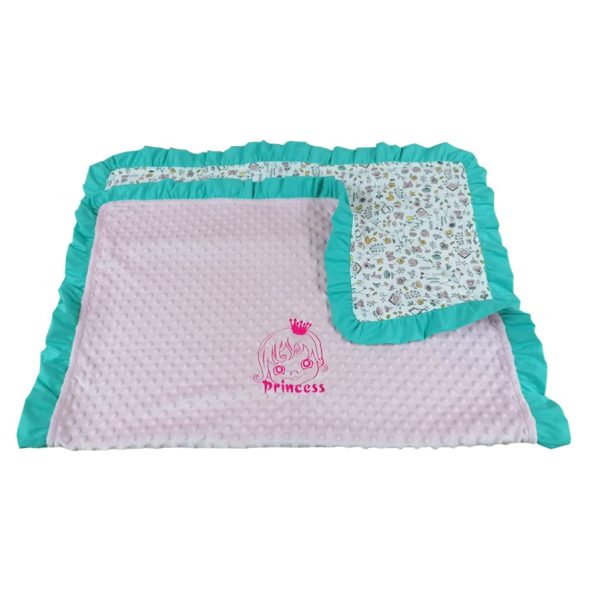 Paturica copii, Casa Bucuriei, fata dubla, broderie si volane, roz pal/turcoaz, plus minky si muselina, 90/120 cm