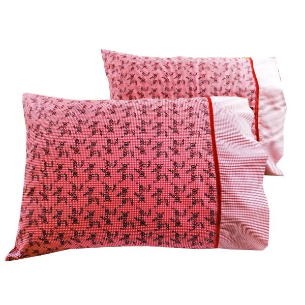 Set 2 x Fata de perna 70 cm x 80 cm, Casa Bucuriei, model Lines of Roses, rosu, Bumbac 100%, doua fete