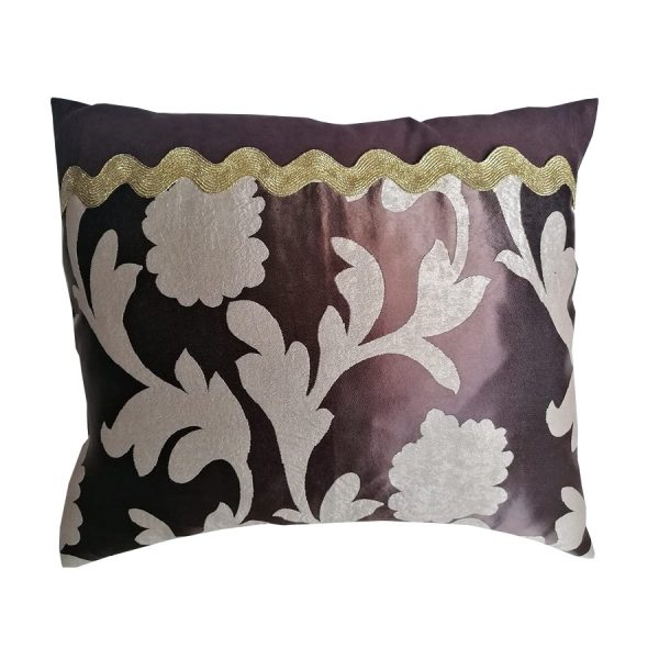 Perna decorativa, Casa bucuriei, model Clasic, cream/maro, 40 x 45 cm