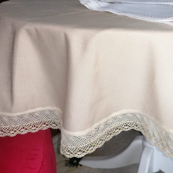 Fata de masa rotunda diametrul 170 cm, Casa Bucuriei, bej/auriu, dantela bumbac
