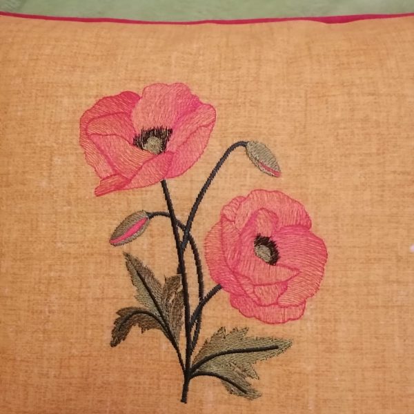 Perna decorativa 40 x 40 cm, Casa Bucuriei, model Buchet Maci, galben/rosu