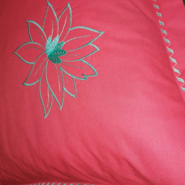 Fata perna brodata 40 x 40 cm, Casa bucuriei, model Water Lily, coral/turcoaz, bumbac 100%