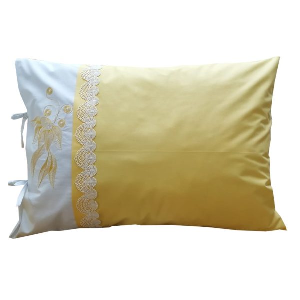 Set Husa pilota brodata 240 x 260 cm si 2 fete de perna, Casa Bucuriei, model Clasic Design, galben/alb, bumbac percale 100%