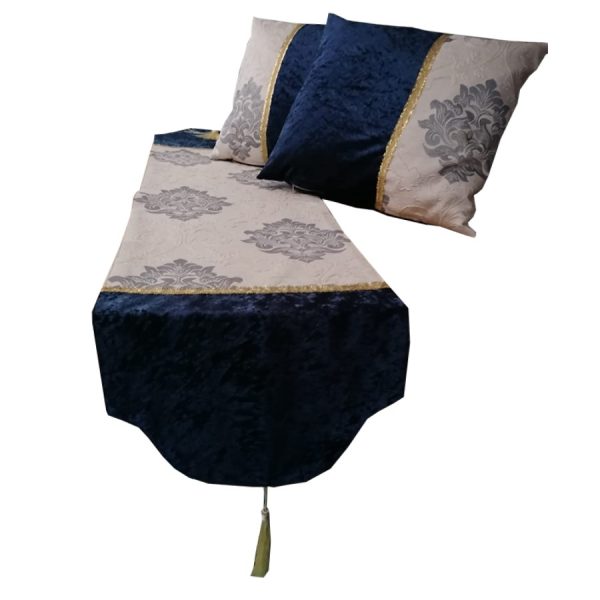 Set Traversa masa si 2 fete de perne decorative Casa Bucuriei, model Clasic, albastru/bej, 34 x 145 cm, 40x45