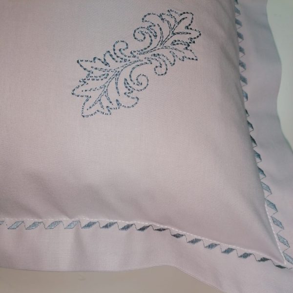 Set 2 fete de perna brodate 70 x 70 cm, Casa Bucuriei, model Baroc, gri, bumbac natural 100%