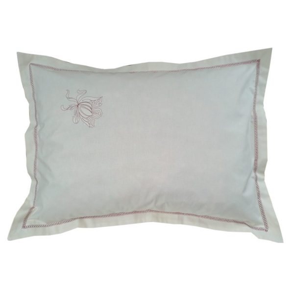 Fata de perna decorativa Casa Bucuriei, 80 x 80 cm, model Clasic, crem/bordo, bumbac natural 100%, broderie