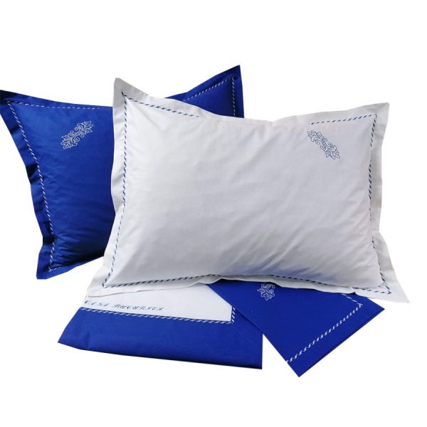 Set lenjerie pat 280 x 300 cm, Casa Bucuriei, model Elegance, 5 piese alb/albastru, bumbac natural 100%, broderie