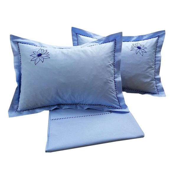 Set 2 fete de perna brodate 70 cm x 70 cm, Casa Bucuriei, model Watter Lilly, albastru/bleumarin, Bumbac ranforce 100%