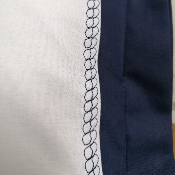 Set 2 Fete de perna brodate, Casa Bucuriei, model Lena, alb/bleumarin, 50 cm x 60 cm