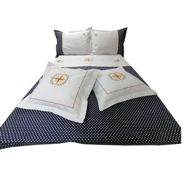 Set Husa pilota brodata 160 x 220 cm si 2 fete de perna, Casa Bucuriei, model Navy, bleumarin/alb, bumbac 100%